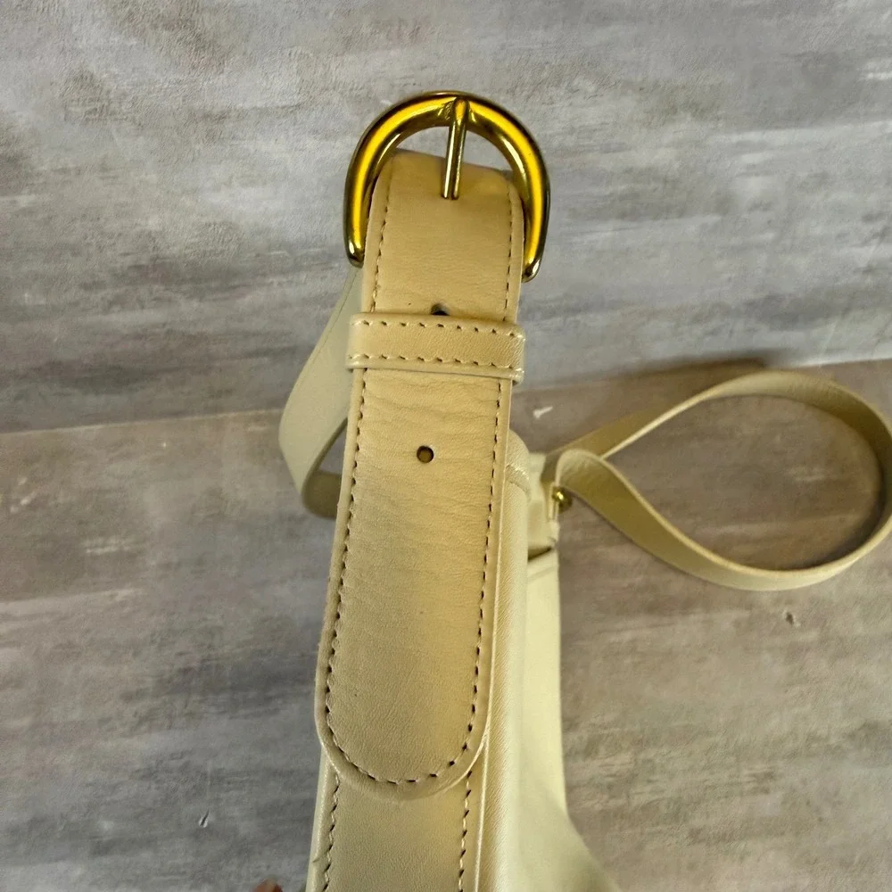 Vintage Coach Cream Leather Crossbody Bag 4143‎ Costa Rica Brass Hardware